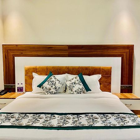 Hotel White House 350 Mtr From Golden Temple Amritsar Zewnętrze zdjęcie