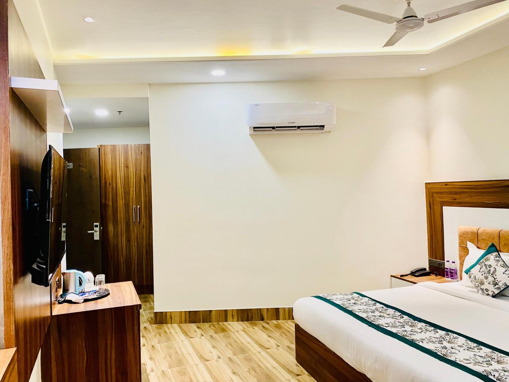 Hotel White House 350 Mtr From Golden Temple Amritsar Zewnętrze zdjęcie